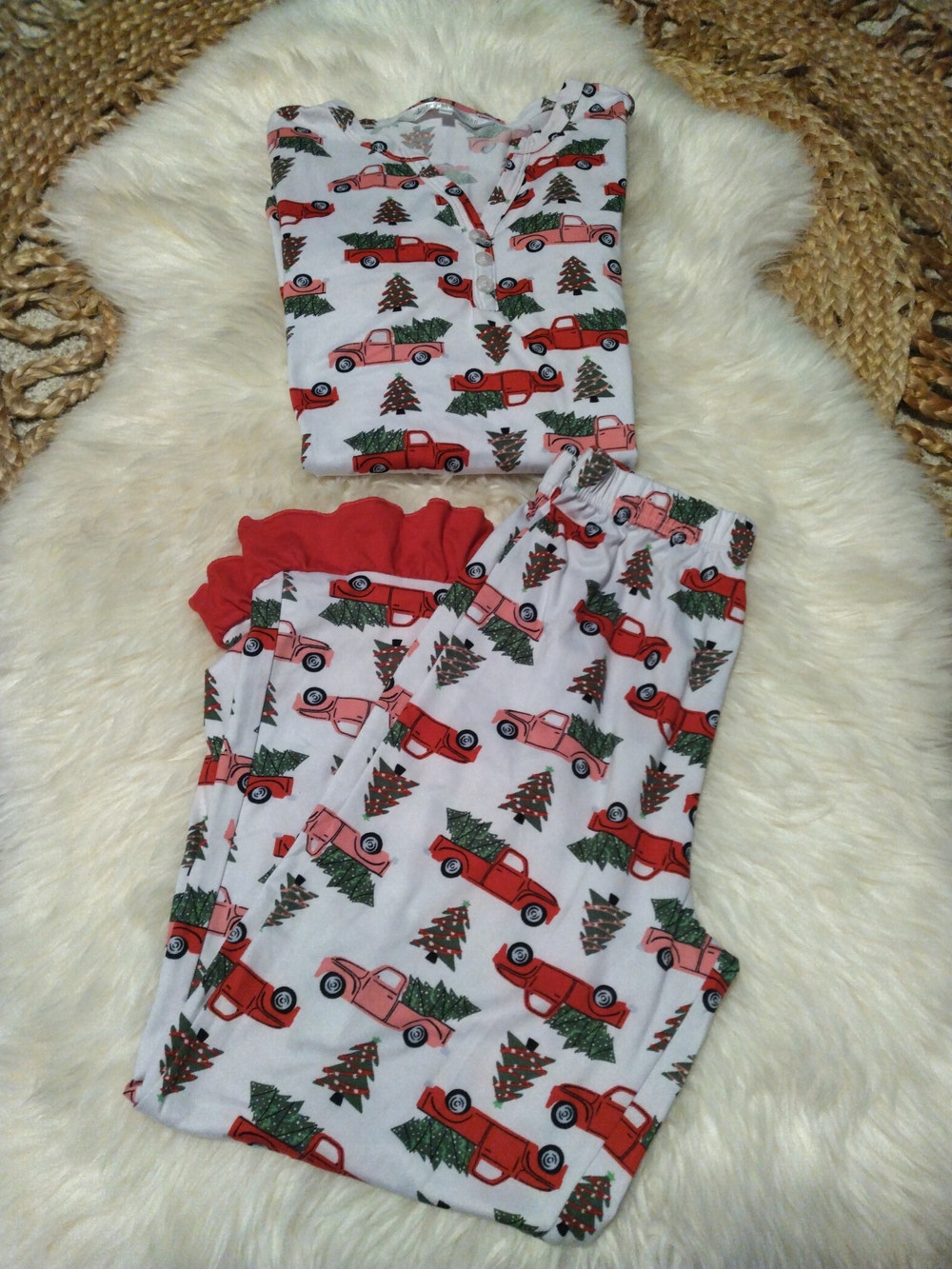 The Royal Standard Girls Size  L 10/12 Long Sleeve  Ruffle Hem Christmas PJ Set